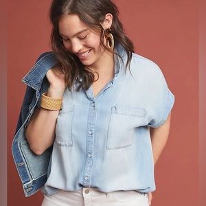 Anthropologie Cloth & Stone Short Sleeve Buttondown Chambray Top